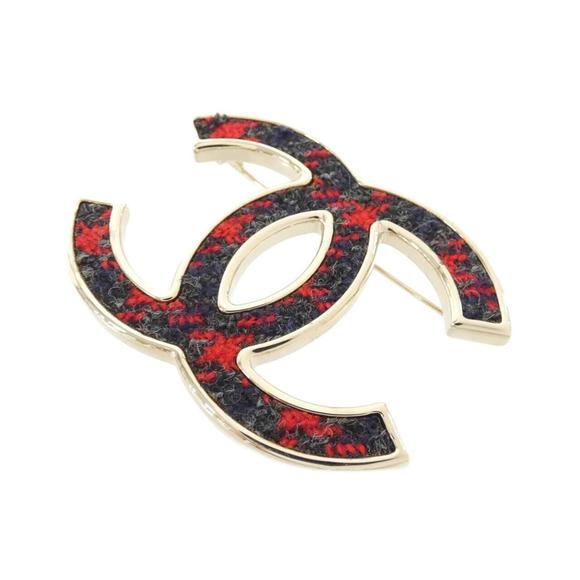 CHANEL Black Brooch - Picture 1 of 3